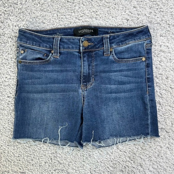 Liverpool Shorts Womens 2 Straight Cut Offs Raw Hem Regular Wash Pool Party Core - Picture 1 of 3